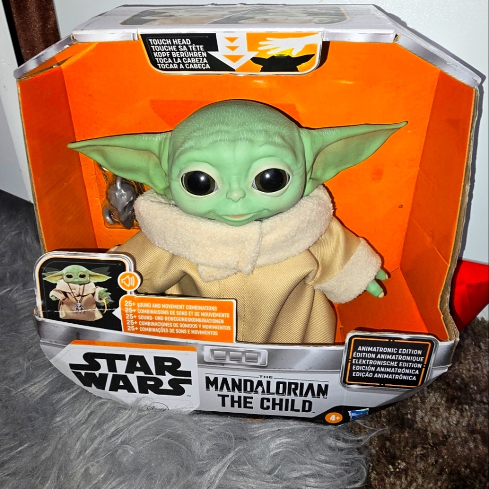 Disney's Mandalorian the child